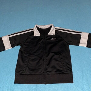 ADIDAS Tricot youth zip up jacket 2 pockets outside 2 inside pockets size 4T-5T